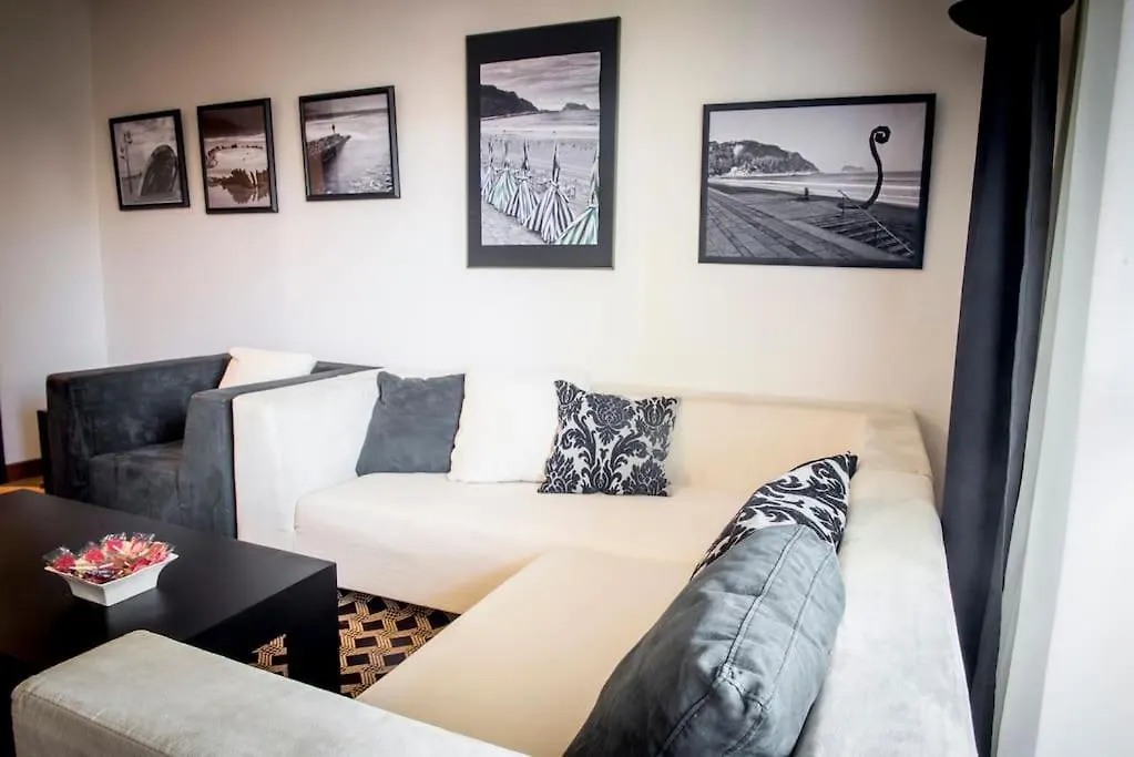 Zarautz Gaztelu Playa contacts
